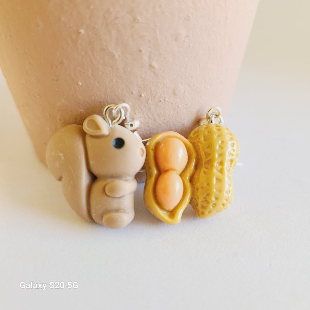 Squirrel‎ and Peanuts Dangle Drop Earrings NEW Women's Fun Gifting Quirky Casual - Picture 5 of 5